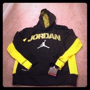 Boys Medium Nike Jordan Therma-Fit hoodie