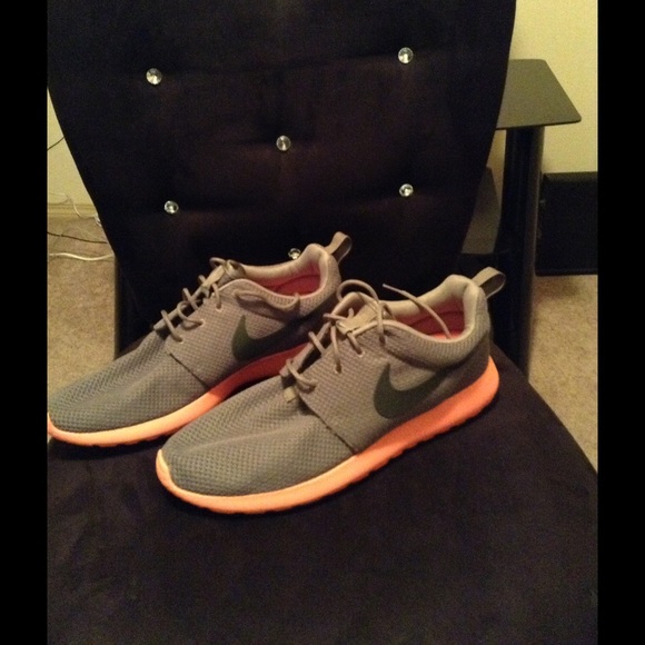 Nike gym shoes