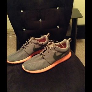 Nike gym shoes