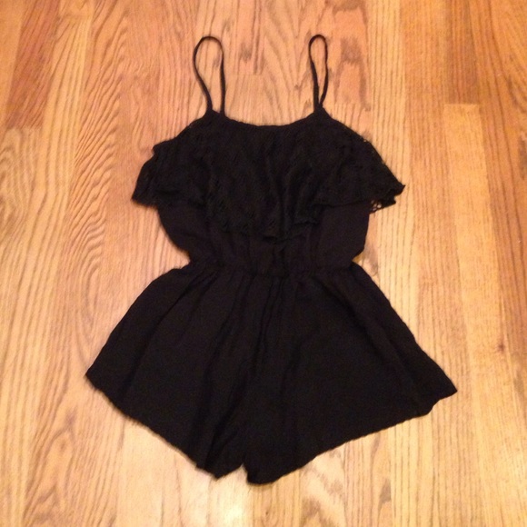 LA Hearts Pants - Black Romper w/ Crochet Ruffle