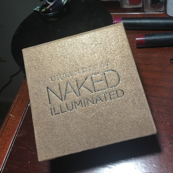 Urban Decay Naked Illuminated Highlighter