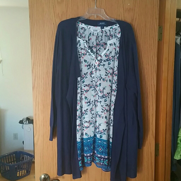 2 Old Navy tops