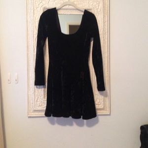 Velvet nasty gal dress (long sleeve)