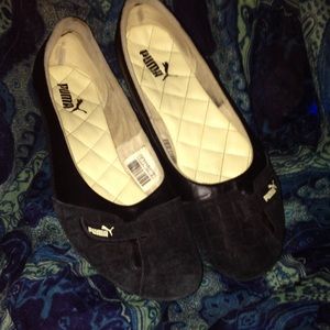 Women's Puma flats sz 9.5