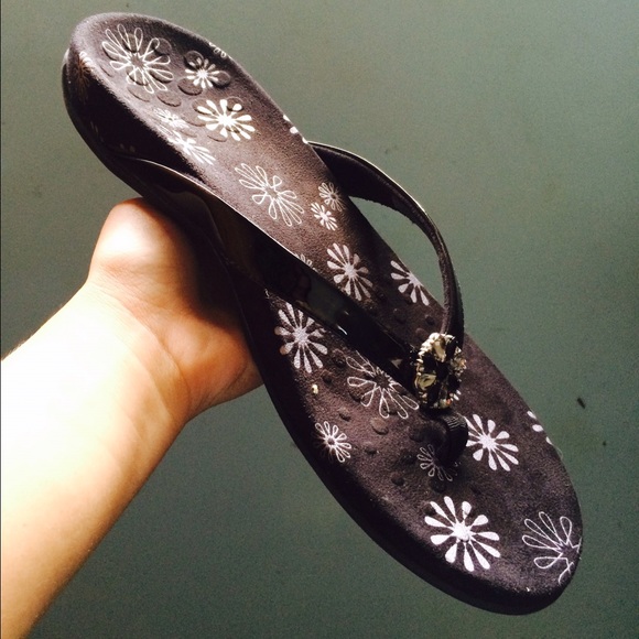 Vionic gem stone sandals..
