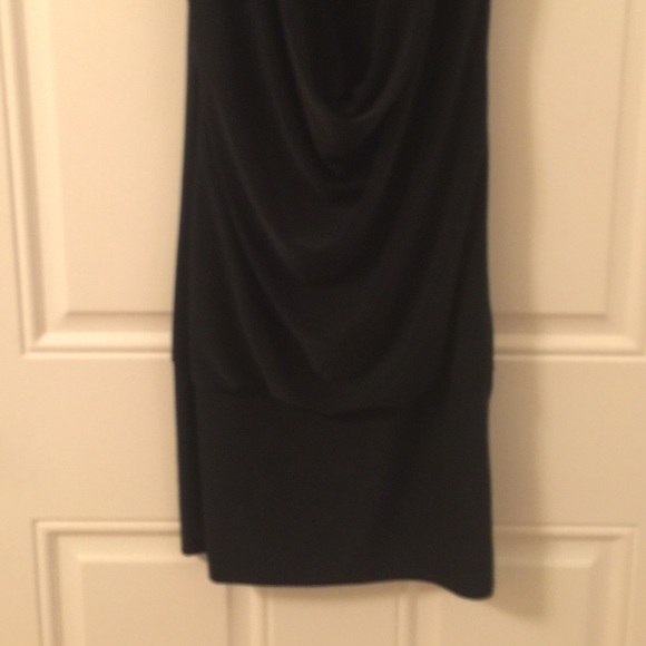 Black dress - Picture 3 of 4