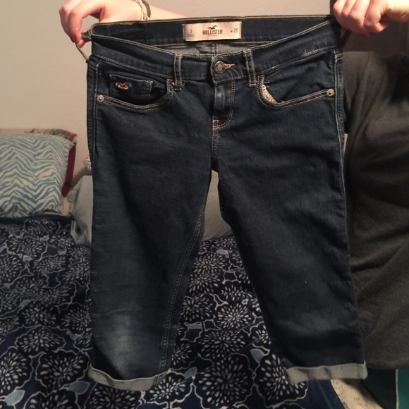 Hollister Capris Like new - Picture 2 of 2