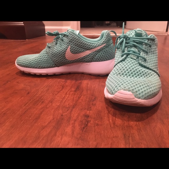 Nike roshes