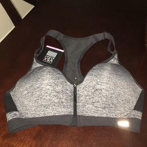 Incredible by Victoria's Secret Front-close Bra