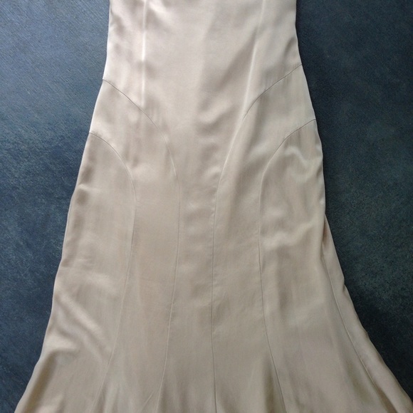 Flowy BCBG gown - Picture 3 of 4