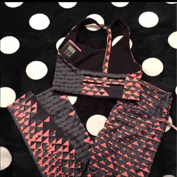 VICTORIAS SECRET / VSX KNOCKOUT SET - Picture 2 of 2