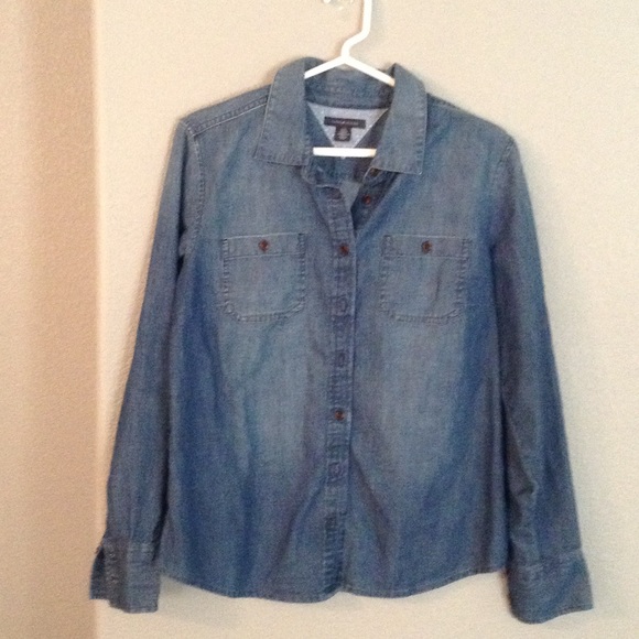 Tommy Hilfiger denim button down shirt