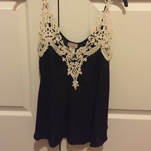 Cute lace embroidered tank top!