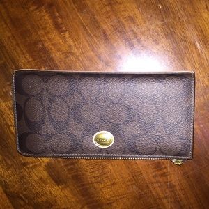 Coach Peyton Signature Slim Zip