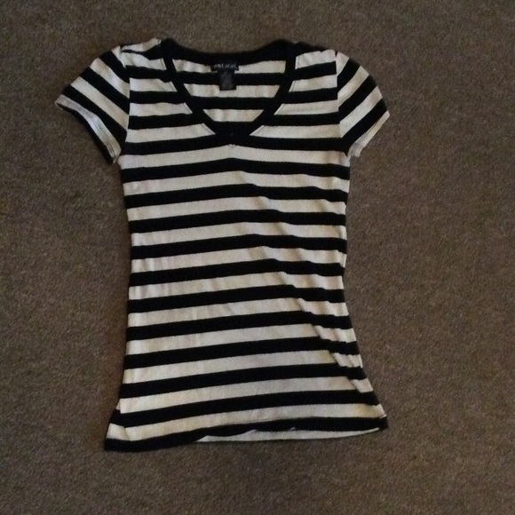 Black and Cream short sleeve