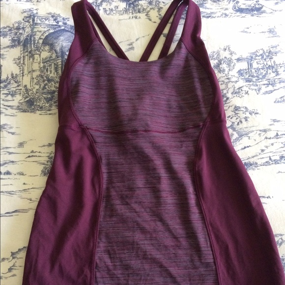 Lululemon energy tank size 4