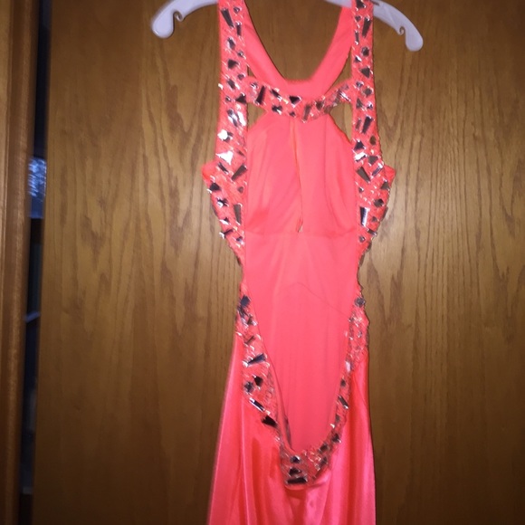 Formal Dress - Picture 6 of 6