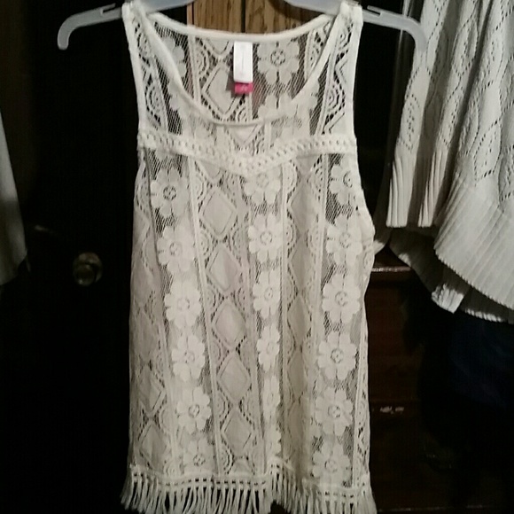 Never worn sheer top - Picture 1 of 3