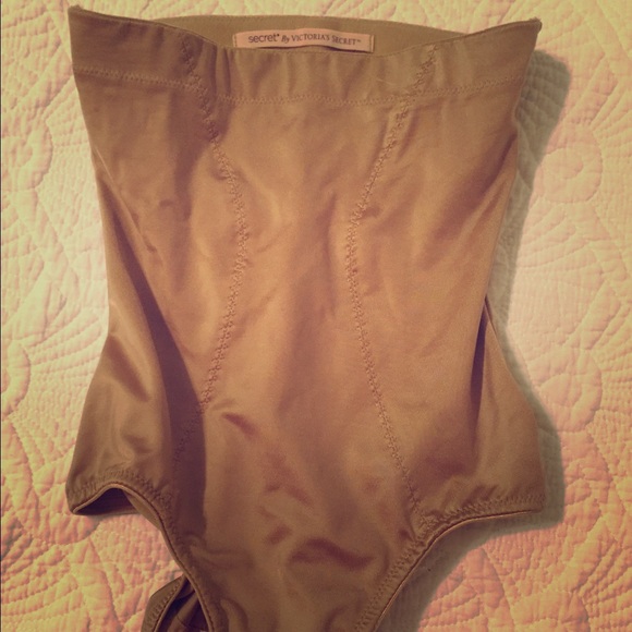 VS 'spanks' XS
