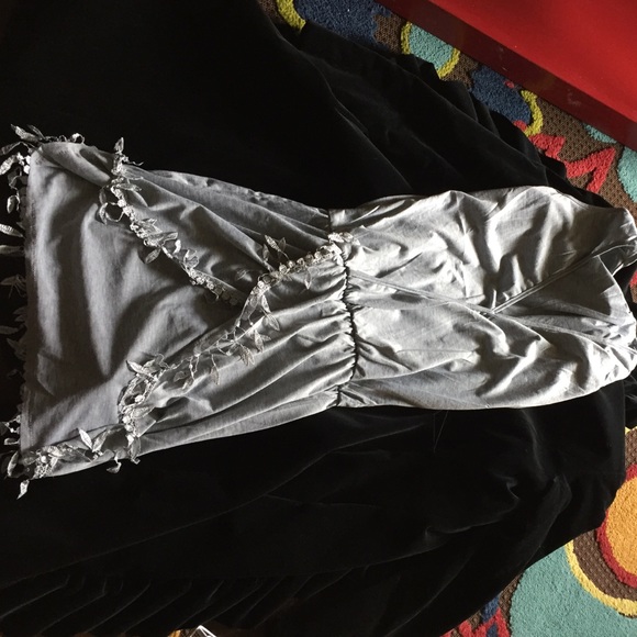 Beach coverup close out - Picture 2 of 4