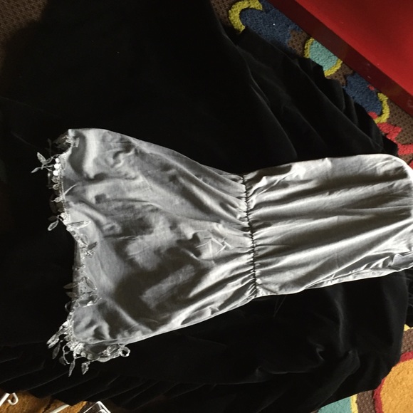 Beach coverup close out - Picture 3 of 4