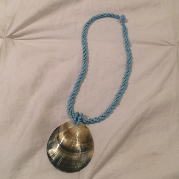 Shell necklace - Picture 2 of 3