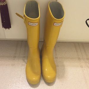 HUNTER rainboots yellow glossy 6M/7F