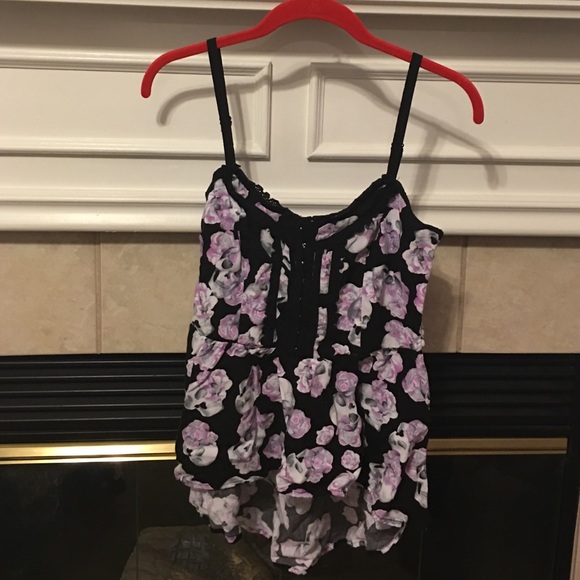 Skull and roses top