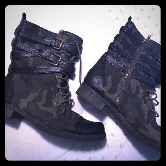 Camo combat boots