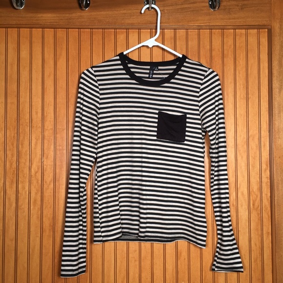 Wet seal pocketed long sleeve