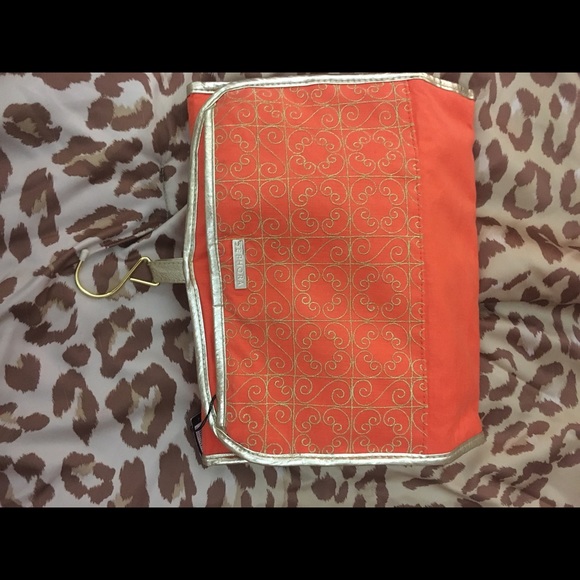 Make travel kit