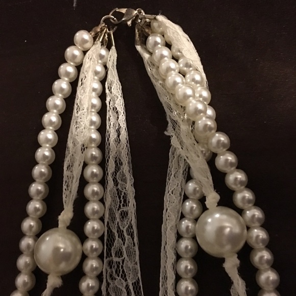 Long pearl and lace necklace.  25% off BUNDLES🎀