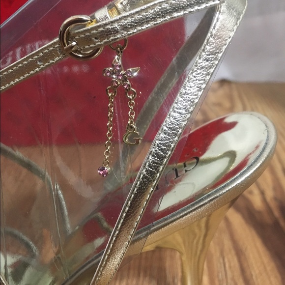 STUNNING NIB Guess Heels - Picture 3 of 4