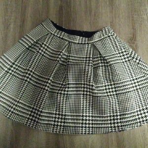 Black and white houndstooth skirt