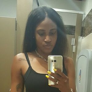 Meet your Posher, Cierra