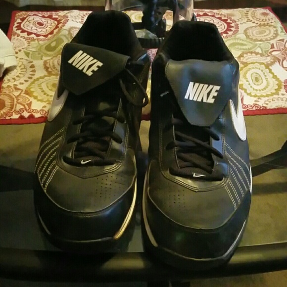 Nike Air men's tennis shoes.