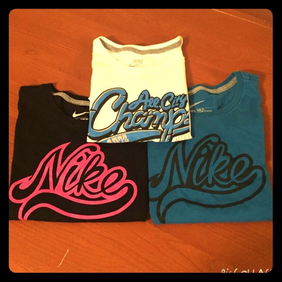 3 Nike T-Shirts