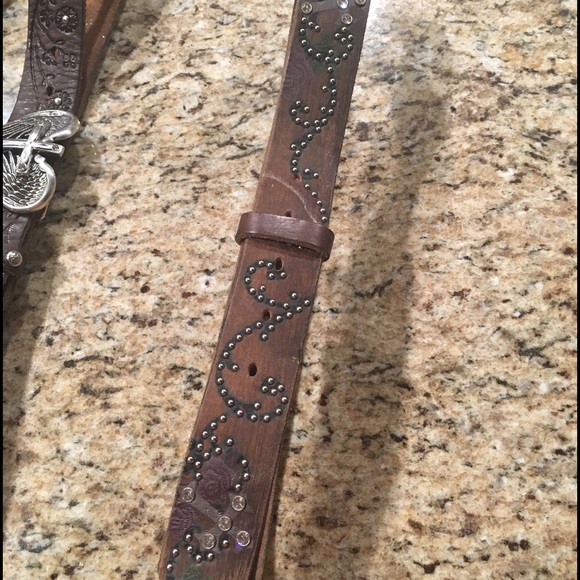 Brown western belt minus a buckle