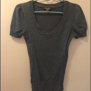 V-neck Short-sleeve Sweater top w/ puff shoulders