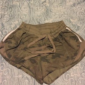 Lululemon Hotty Hot Short in Savasana Camo