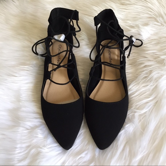 •Pointed Lace-Up Ballet Flats• - Picture 3 of 4