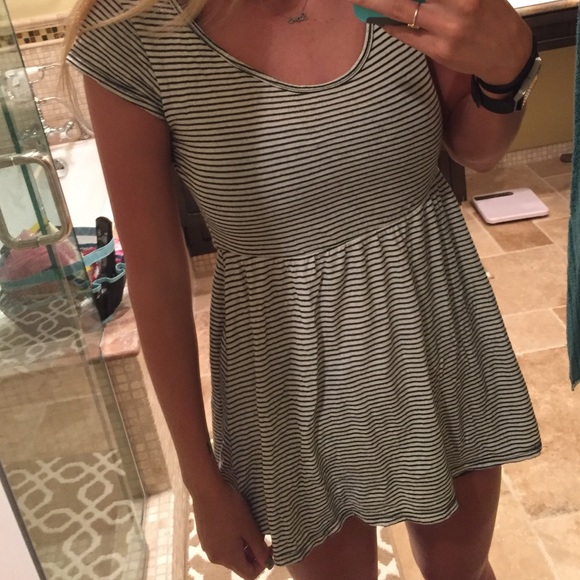 Black and white striped shirt, long for leggings