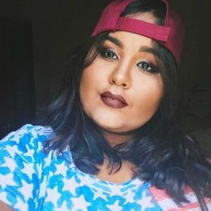 Meet your Posher, Laryssa