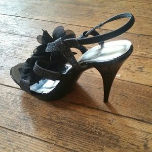 deb heels, size 8- 8 1/2