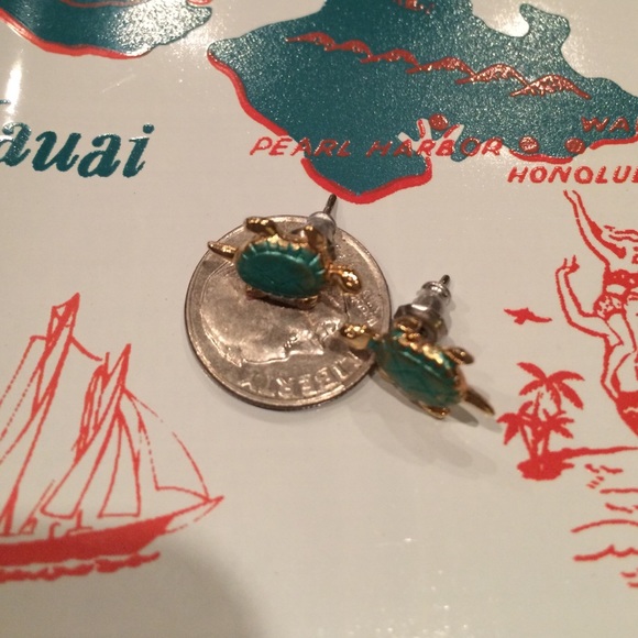 Turtle Earrings - Picture 2 of 4