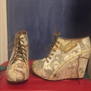 Jeffrey Campbell map booties!