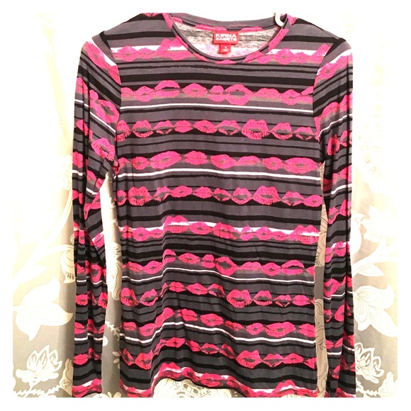 NWT Kirna Zabete pink lip kiss shirt