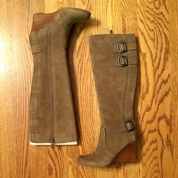 ❗️SOLD❗️NWOB Kenneth Cole Kiss n Tell suede boots - Picture 2 of 4