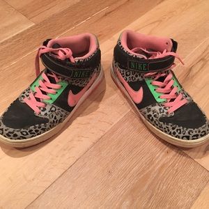 Funky Nike Air with strap