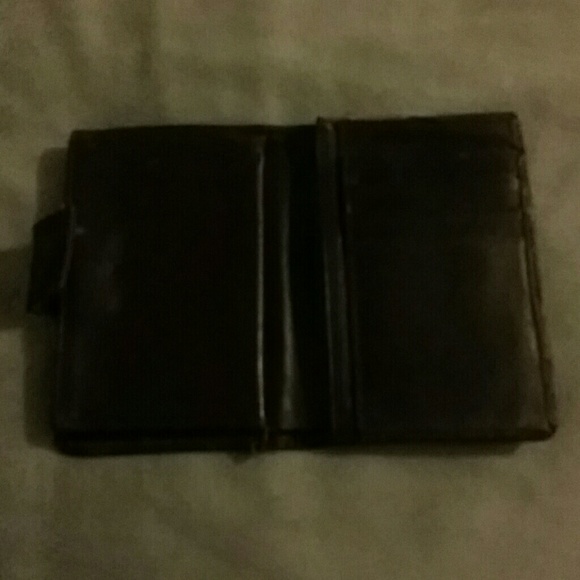 Louis Vuitton Monogram Bifold Wallet - Picture 2 of 4